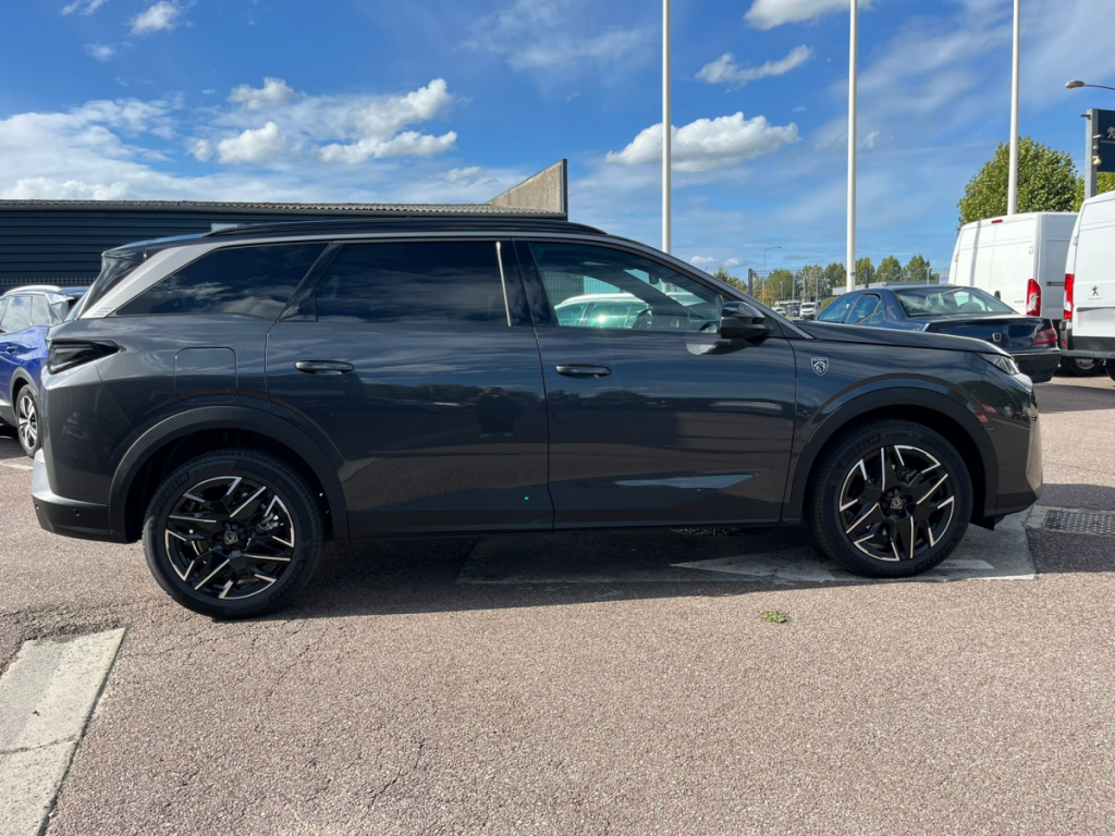 Peugeot 5008 (3) 1.2 HYBRID 145 E-DCS6 GT sans plomb 95 5 portes  (juil. 2025) (co2 126)