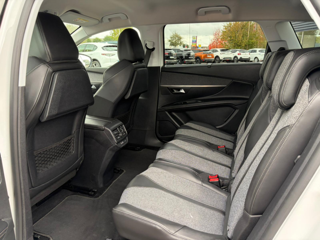 Peugeot 5008 (2) BlueHDi 130 S&S ALLURE