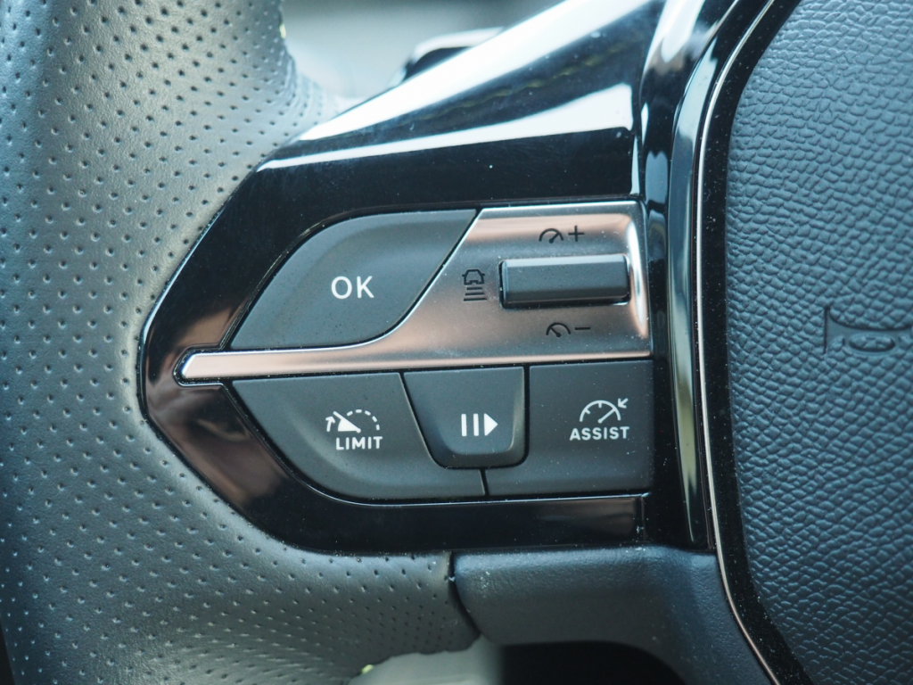 Peugeot 408 Hybrid 145 e-DCS6 GT