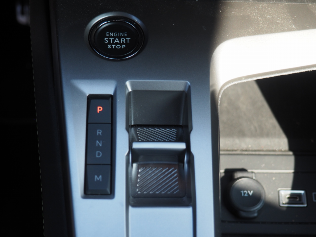 Peugeot 408 Hybrid 145 e-DCS6 GT