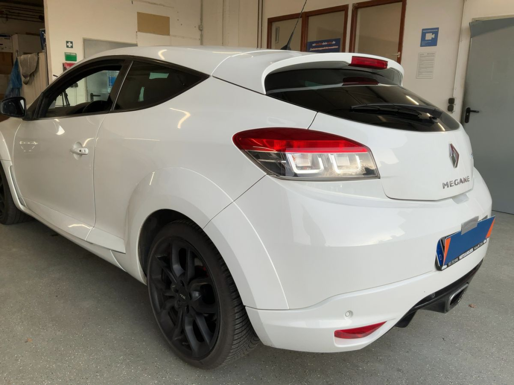 Renault Mégane Coupé Renault Sport (3) R.S. 2.0T 275 S&S E6 sans plomb 95 3 portes Coupé (oct. 20
