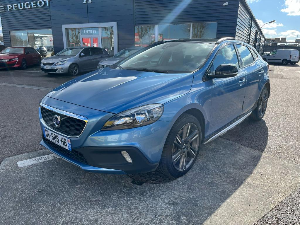 VOLVO V40 CROSS COUNTRY D2 120 Momentum